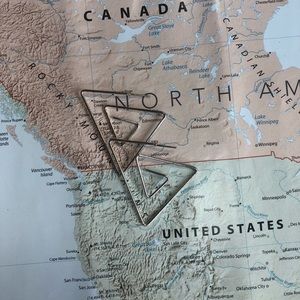 GEOMETRIC STYLE EARRINGS